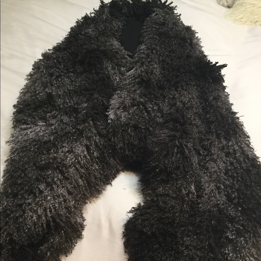 NWOT.  Fur vest - Picture 8 of 8